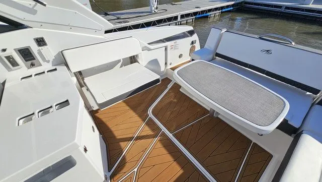 Slide: The Image of Monterey 378 Super Sport 2022 - 10