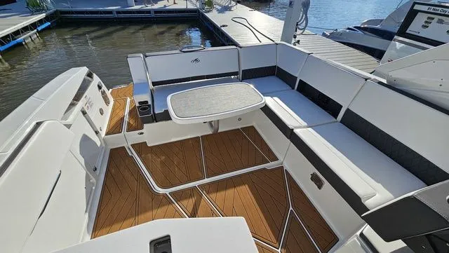 Slide: The Image of Monterey 378 Super Sport 2022 - 8