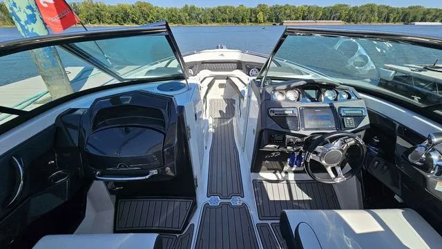 Slide: The Image of Monterey 305 Super Sport 2019 - 21