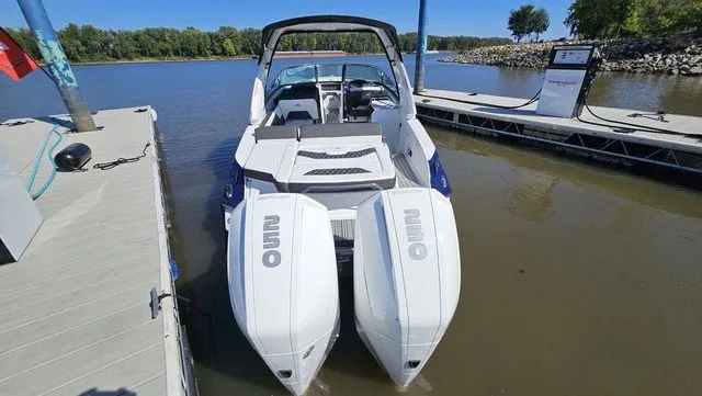 Slide: The Image of Monterey 305 Super Sport 2019 - 5