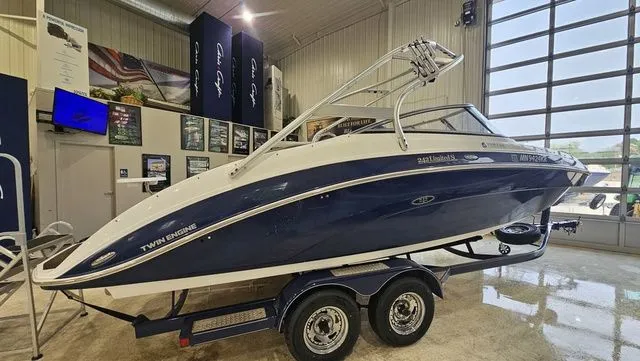 Slide: The Image of Yamaha 242 Limited S 2011 - 3