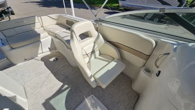 Slide: The Image of Chris-Craft 262 2000 - 8