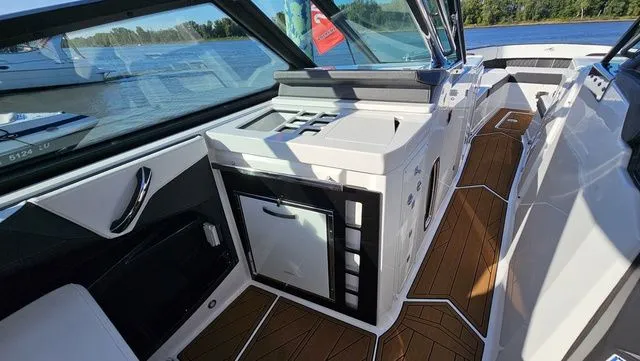 Slide: The Image of Monterey 378SS Super Sport 2022 - 17