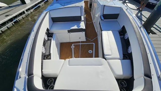 Slide: The Image of Monterey 378SS Super Sport 2022 - 20