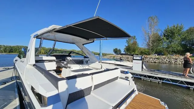 Slide: The Image of Monterey 378SS Super Sport 2022 - 35