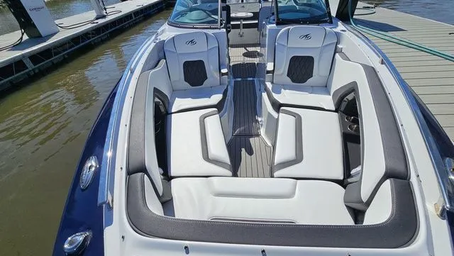 Slide: The Image of Monterey 305 Super Sport 2019 - 24