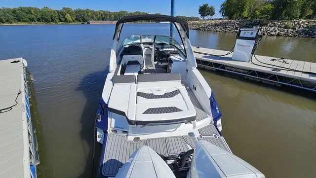 Slide: The Image of Monterey 305 Super Sport 2019 - 6