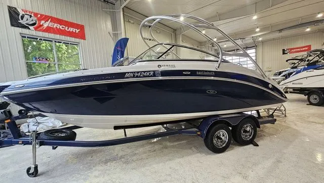 The Image of Yamaha 242 Limited S 2011 - 1