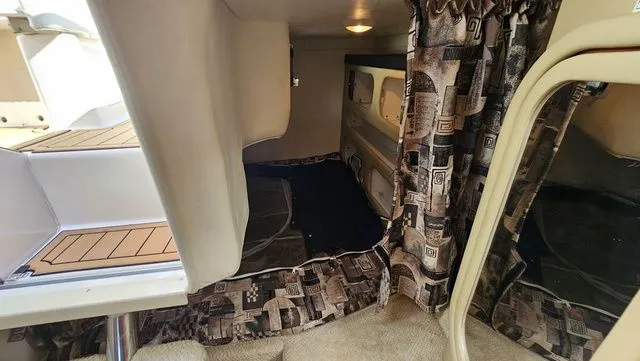 Slide: The Image of Rinker Fiesta Vee 270 2004 - 23