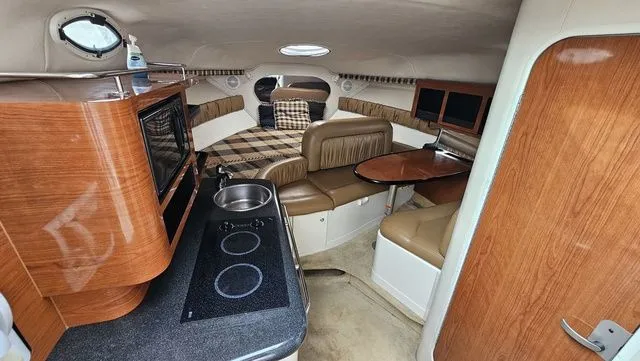 Slide: The Image of Monterey 282 Cruiser 2004 - 12