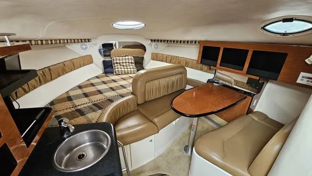 Slide: The Image of Monterey 282 Cruiser 2004 - 13