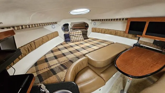 Slide: The Image of Monterey 282 Cruiser 2004 - 14