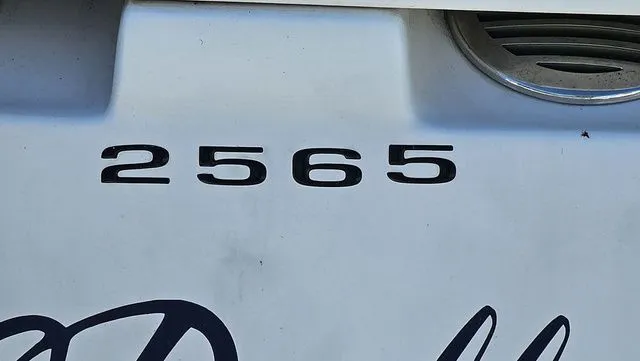 Slide: The Image of Regal 2565 Window Express 2008 - 23