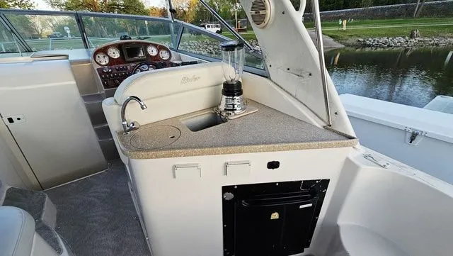 Slide: The Image of Rinker 300 Express Cruiser 2005 - 9