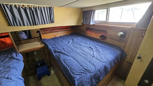 Slide: The Image of Chris-Craft 381 Catalina 1982 - 17