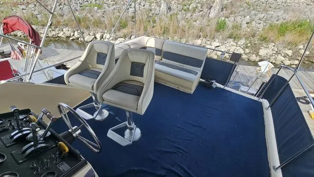 Slide: The Image of Chris-Craft 381 Catalina 1982 - 5