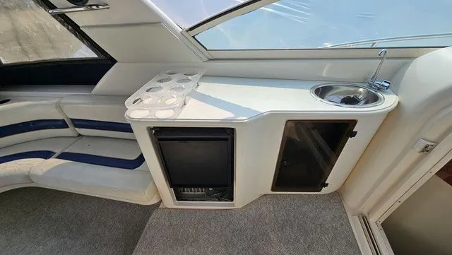 Slide: The Image of Donzi 3250 LXC 1997 - 10