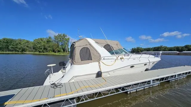 The Image of Cruisers Yachts 3775 Esprit 1995 - 1