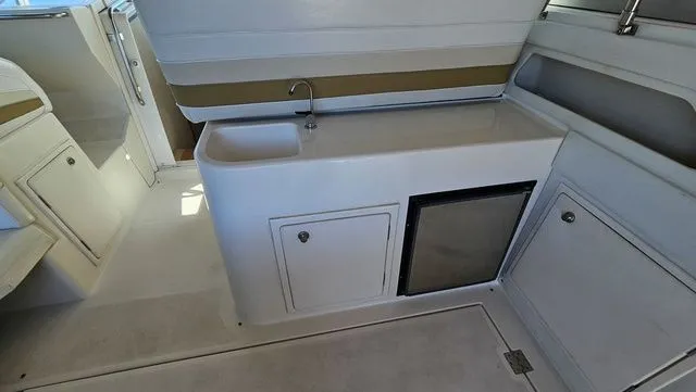 Slide: The Image of Cruisers Yachts 3775 Esprit 1995 - 8