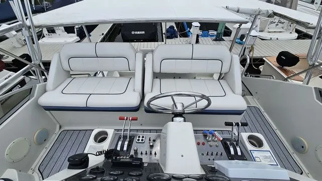 Slide: The Image of Carver Yachts 3467 Santego 1990 - 11