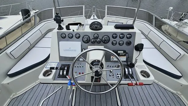 Slide: The Image of Carver Yachts 3467 Santego 1990 - 14