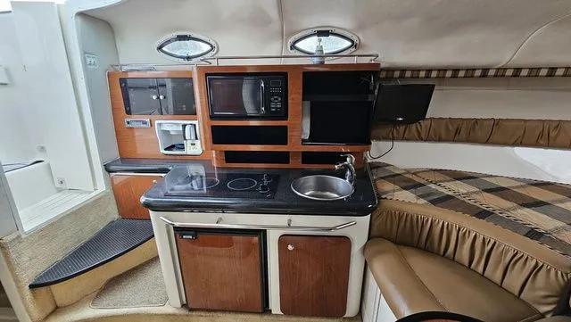 Slide: The Image of Monterey 282 Cruiser 2004 - 16