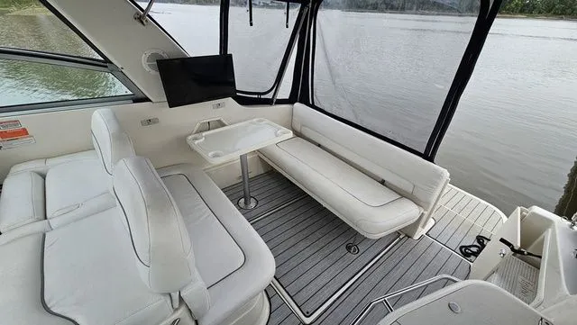 Slide: The Image of Monterey 282 Cruiser 2004 - 6