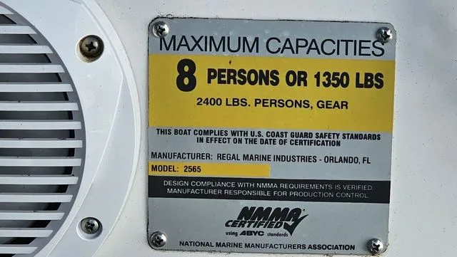 Slide: The Image of Regal 2565 Window Express 2008 - 22