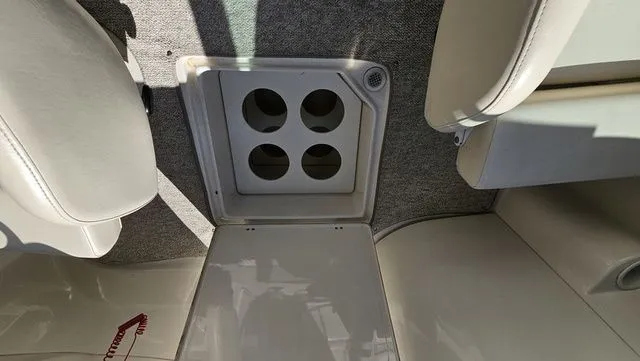 Slide: The Image of Chris-Craft 262 2000 - 18