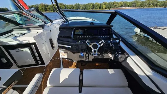 Slide: The Image of Monterey 378SS Super Sport 2022 - 15