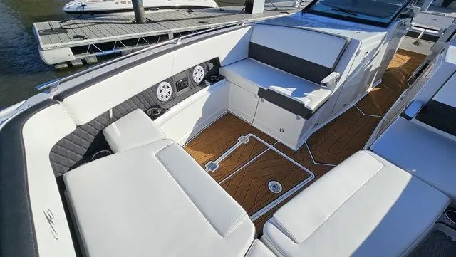 Slide: The Image of Monterey 378SS Super Sport 2022 - 22