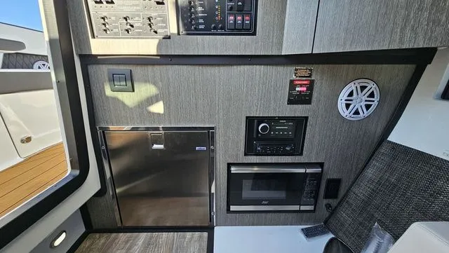 Slide: The Image of Monterey 378 Super Sport 2022 - 27