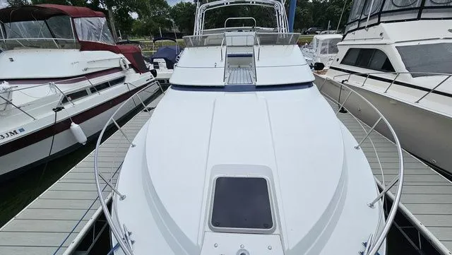 Slide: The Image of Carver Yachts 3467 Santego 1990 - 17