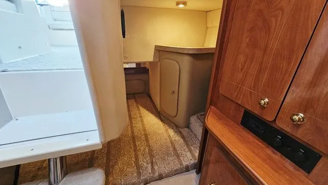 Slide: The Image of Rinker 300 Express Cruiser 2005 - 22