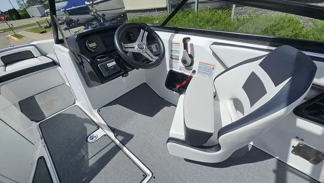 Slide: The Image of Yamaha AR195 2019 - 11