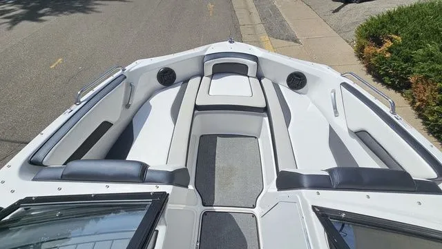 Slide: The Image of Yamaha AR195 2019 - 15