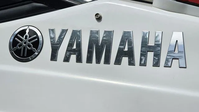Slide: The Image of Yamaha AR195 2019 - 24