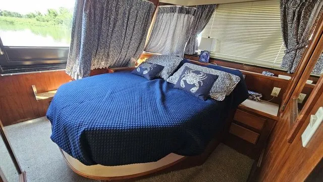 Slide: The Image of Bluewater 55 Coastal Cruiser 1988 - 22