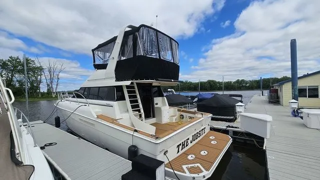 Slide: The Image of Silverton 41 Convertible 1995 - 33