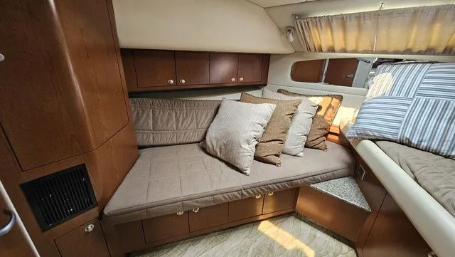 Slide: The Image of Sea Ray 40 Motor Yacht 2007 - 19