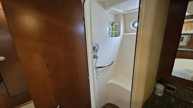 Slide: The Image of Sea Ray 40 Motor Yacht 2007 - 28