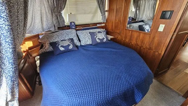 Slide: The Image of Bluewater 55 Coastal Cruiser 1988 - 21