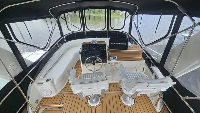 Slide: The Image of Silverton 41 Convertible 1995 - 14