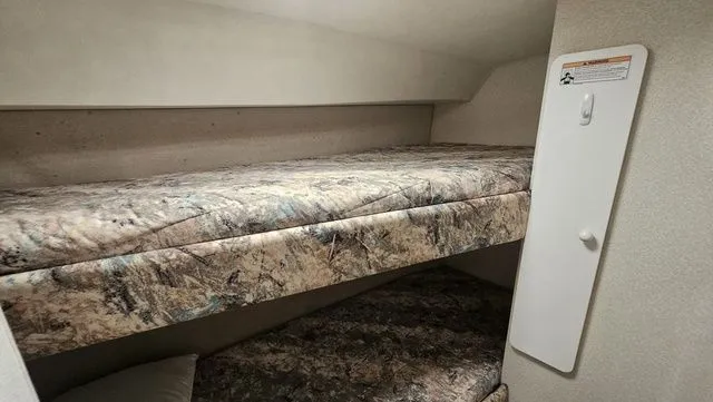 Slide: The Image of Silverton 41 Convertible 1995 - 32