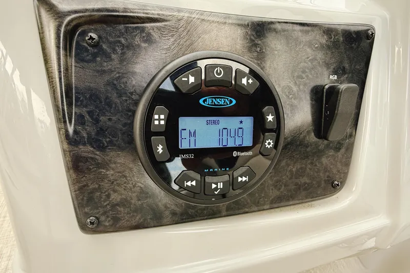 Slide: The Image of Dashboard of 2023 G3 BOATS Select 18F with speedometer and gauges. - 9