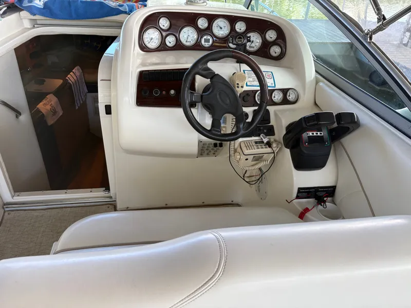 Slide: The Image of Larson Cabrio 290 2001 - 9