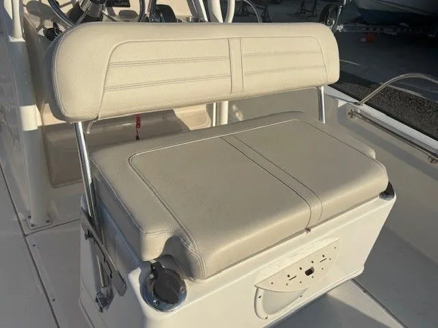 Slide: The Image of Boston Whaler 210 Montauk 2025 - 12