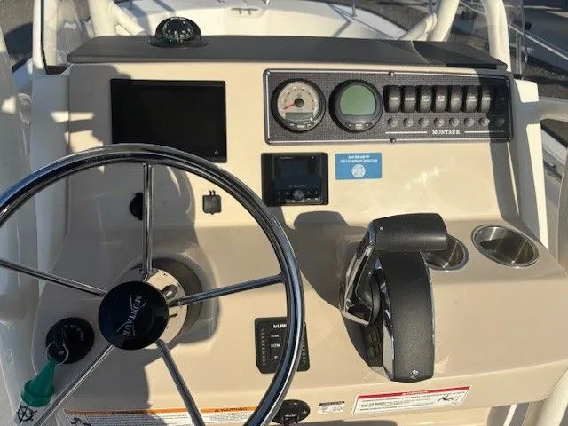 Slide: The Image of Boston Whaler 210 Montauk 2025 - 16