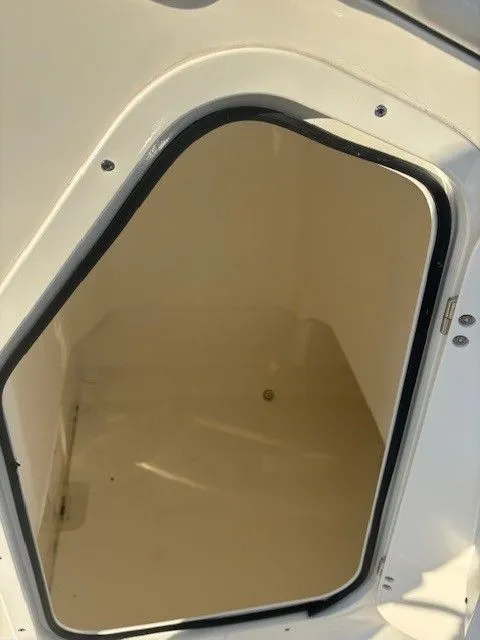 Slide: The Image of Boston Whaler 210 Montauk 2025 - 17