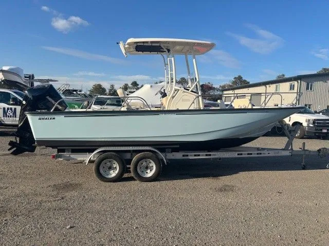 Slide: The Image of Boston Whaler 210 Montauk 2025 - 7